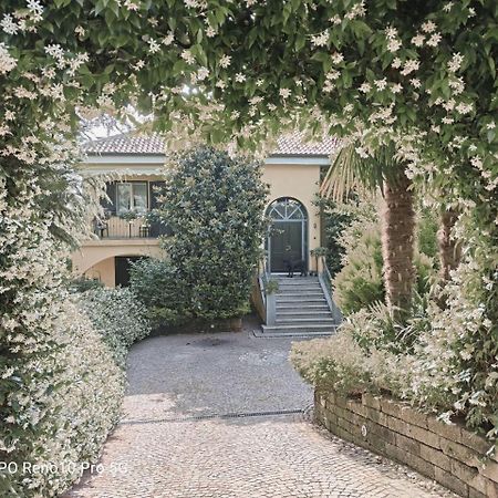 Ferienwohnung Rose'S Garden - Un Angolo Di Quiete Pino Torinese Exterior foto